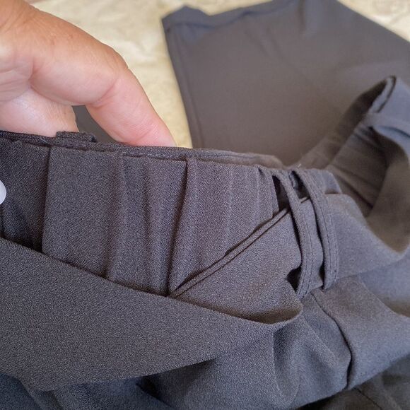 NWT Tahari Tapered Loose Fit Pull On Trousers - Picture 7 of 11